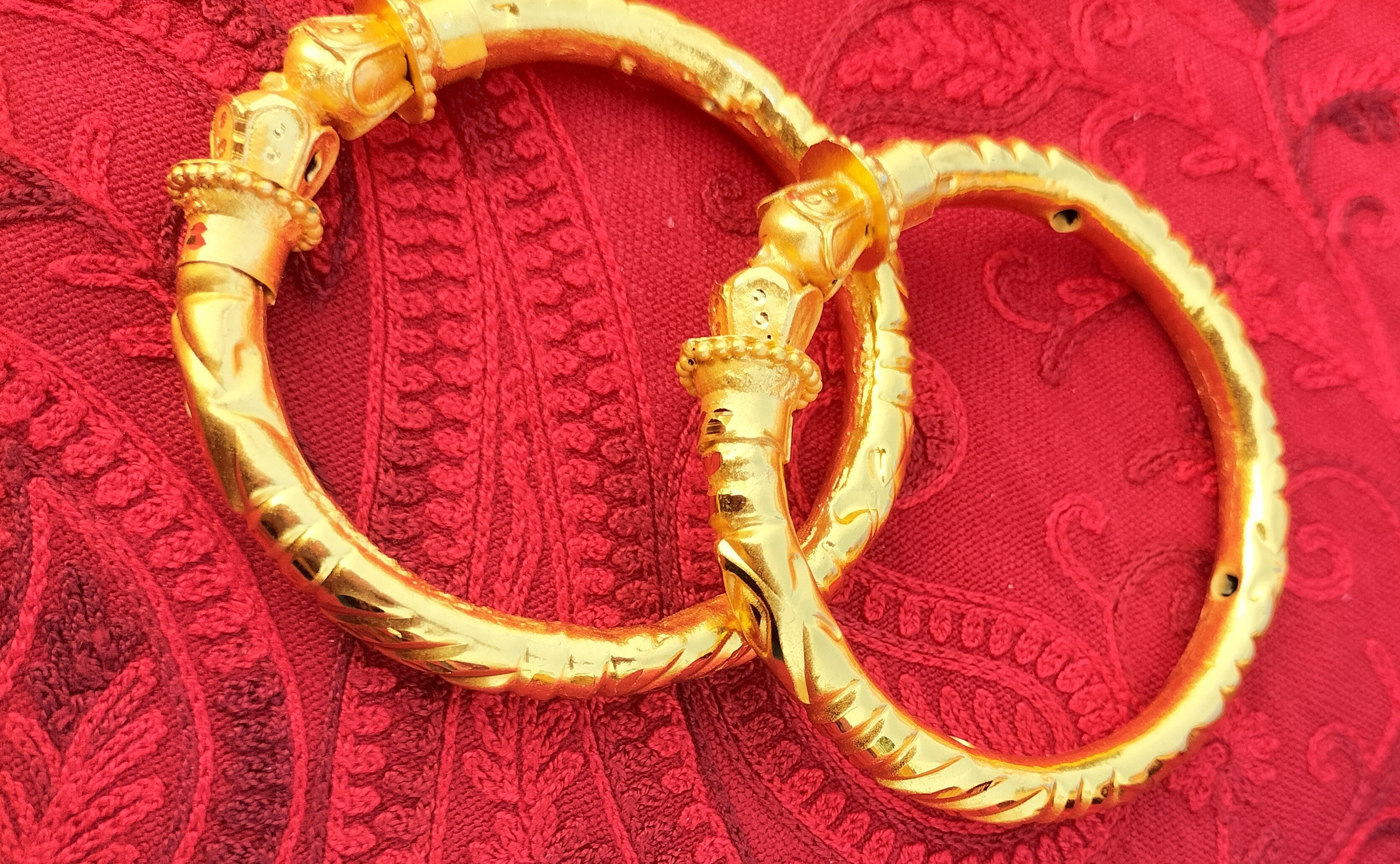 Traditional Gold-Plated Makar Mukhi Designer Bangles (Set of 2)